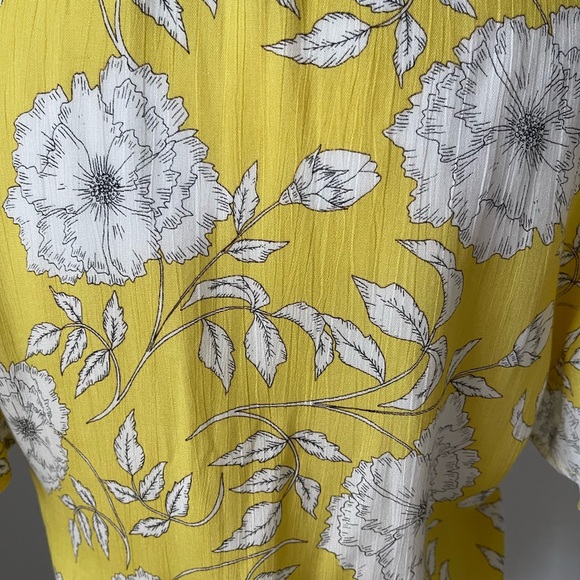 LUSH yellow floral print top - Size M - Picture 8 of 15